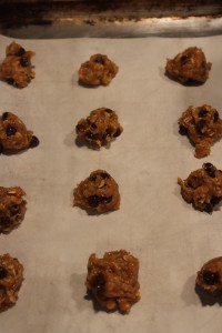Easy Peanut Butter Oatmeal Chocolate Chip Cookies - In The Kitchen With ...